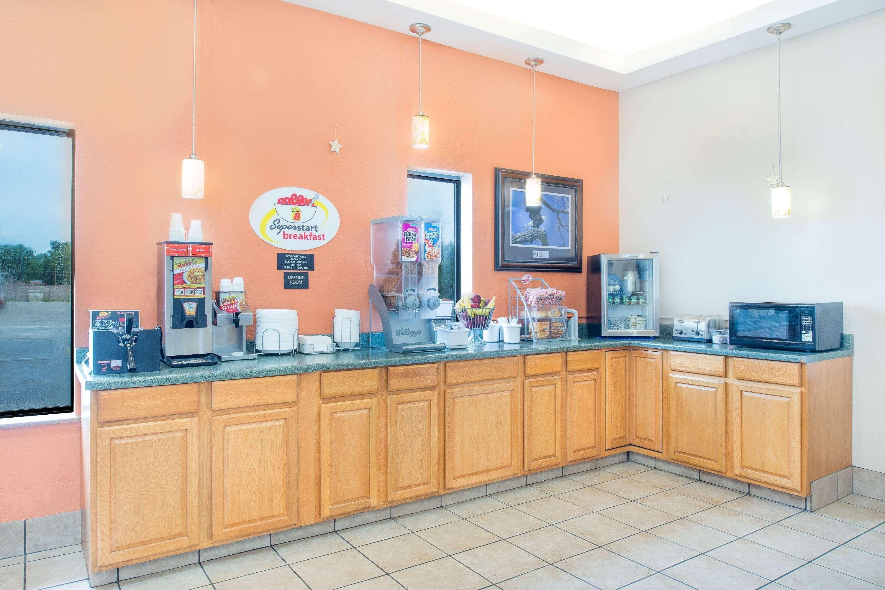 Super 8 By Wyndham Terre Haute Zewnętrze zdjęcie